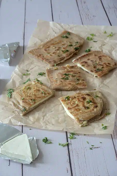 Cheese Naans IG Bas